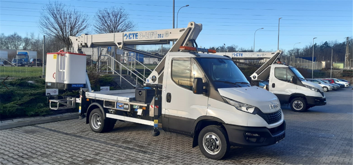 A CTE B-LIFT 20 JHV fitted on an Iveco Daily base.