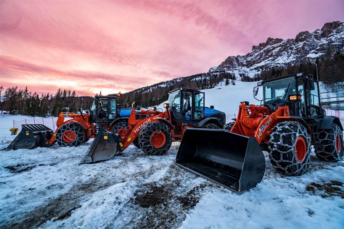 The Hitach ZW140-5, ZW150-6 and ZW180-6 model wheeled loaders at the 2021 ski championships