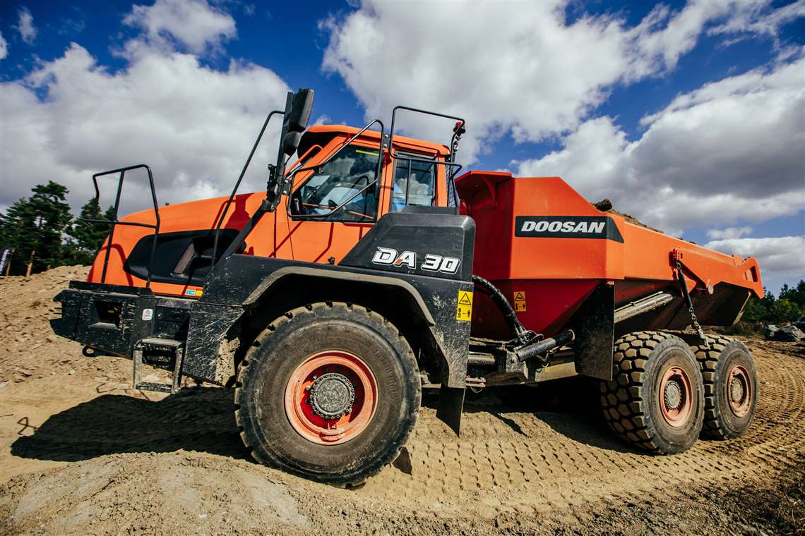 Doosan DA30-7 articulated dumper truck