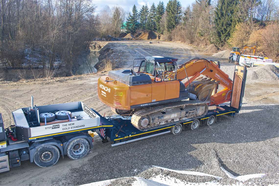 Goldhofer STEPSTAR semi-trailer