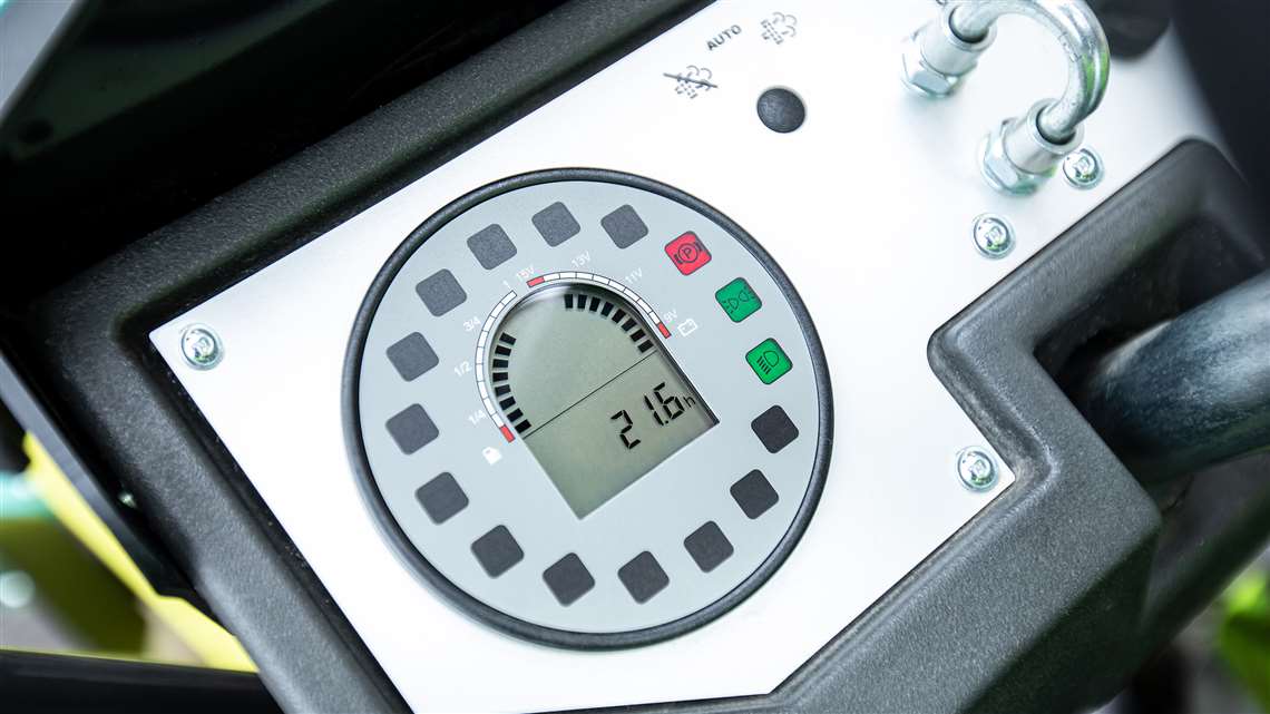 Dashboard controls on the Ammann ARX 20-2 tandem roller