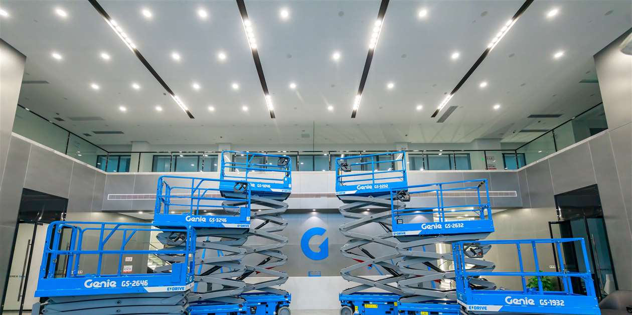 Telehandler, scissor and boom lift debuts from Genie - International ...