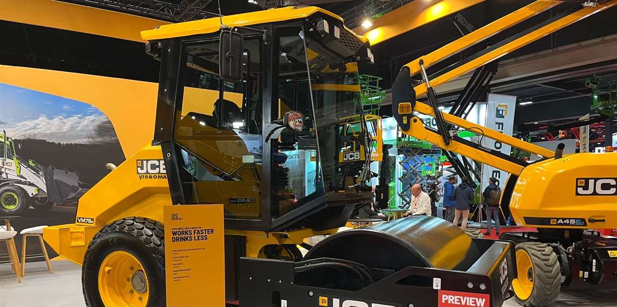 JCB previews new compact soil compactor to rental firms at IRE