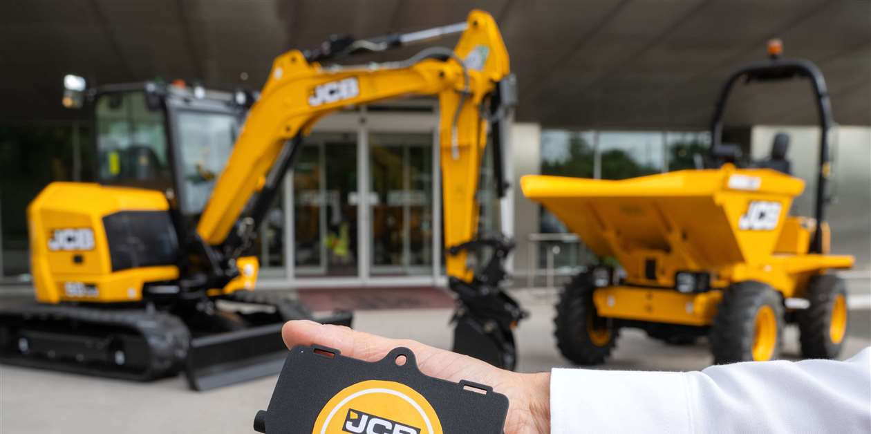 JCB’s LiveLink now standard on mini excavators and dumpers