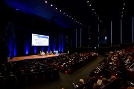 A panel discussion takes place on day one of the Convention. (Photo: Maurice Vinken / www.kleurstof.eu)