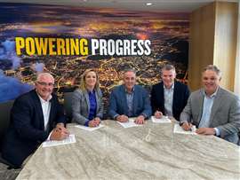 Executives sign agreement with CRH