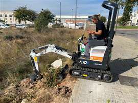 The Bobcat E10e mini excavator (Photo: Bobcat)