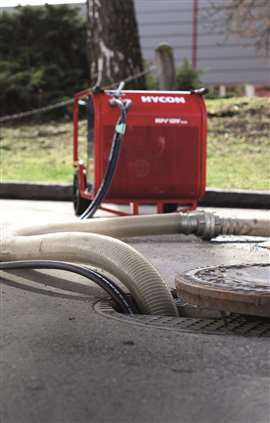 The HWP4 submerible pump with HPP18V power pack. Photo: Hycon