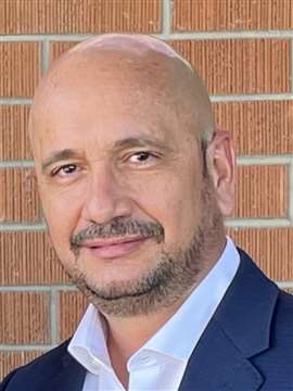 Photo of Óscar Nuñez, who is the co-founder of Oncaire LLC. 