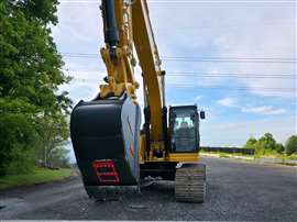 A Lynch-supplied excavator featuring RodRadar's radar technology embedded in bucket (Image courtesy of RodRadar)