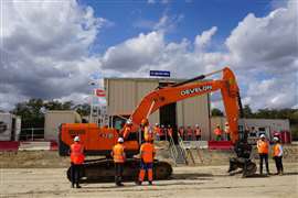A Develon afirma ter realizado uma demonstração de campo bem-sucedida da nova escavadeira de esteira DX230LC-9 de 23 toneladas da empresa e suas tecnologias de segurança inteligentes