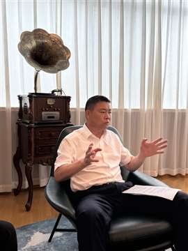 Herr Xu Shugen, Gründer und Vorsitzender von Dingli