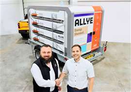 Josh Wright, on the left, CEO of Vital Power Group, shaking hands with Jonathan Carrier, founder and CEO of Allye Energy. (Image: Allye)