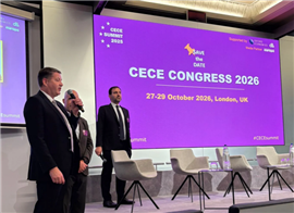 Phil Layton (izquierda) es presentado como el nuevo presidente de la CECE en la Cumbre de la CECE en Bruselas, Bélgica (Imagen cortesía de la CEA).