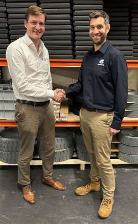 Mathieu Naessens - Vertimac e Tom Cribb - Cherrypicker Shop