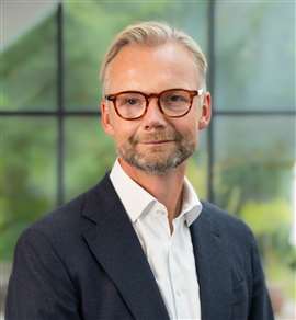 Retrato de Soeren Brogaard, CEO da Trackunit. (Imagem: unidade de rastreamento)