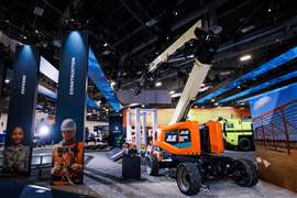 Piattaforma aerea JLG EC600AJ+ con sistema di effettore terminale al CES 2026