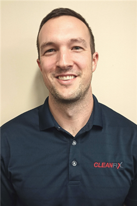 Michael Hogan，Cleanfix公司的工程销售经理