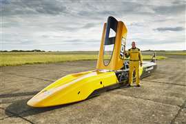 El comandante de ala Andy Green pilotará el coche Hydromax durante su intento de récord de velocidad en las salinas de Bonneville en agosto de 2026 (Imagen: JCB).