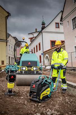 Une gamme d'équipements Ammann eDrive sur un chantier urbain