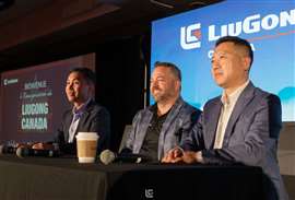 Signing ceremony recognising Groupe Gymdex as a founding dealer partner of LiuGong Canada. (From right to left: VP of LiuGong & chairman of LiuGong North America Dongchun Li, middle, president of Group Gymdex Yannick Charbonneau , general manager LiuGong Canada, Jim Miao. 