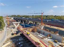 Highway construction in Germany withe Uperio SE and conventional tower cranes