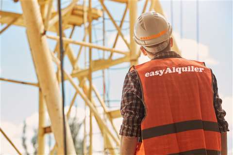 easyAlquiler site worker image