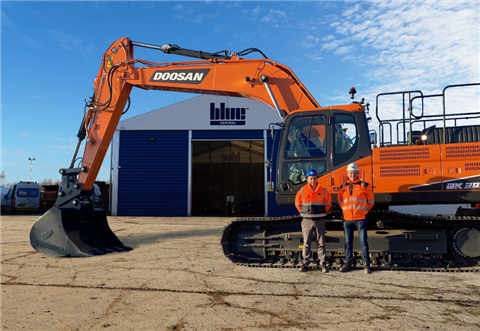 From left to right: Steve Edwards, Blue Central Aftersales Manager and Sean McGeary, Blue Central Sales Director