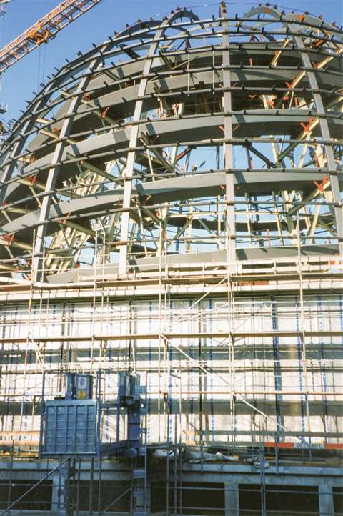 A Geda transpot platform installed on an under-construction stadium