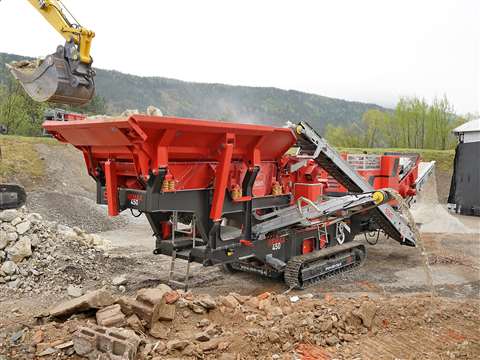 An SBM hybrid mobile crusher