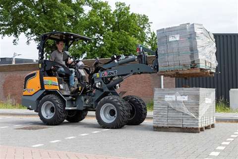 Tobroco-Giant G2700E X-tra compact wheeled loader