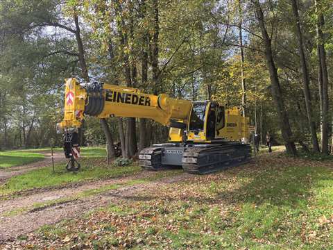 With the crawler tracks retracted, the LTR 1060 is 3 metres wide