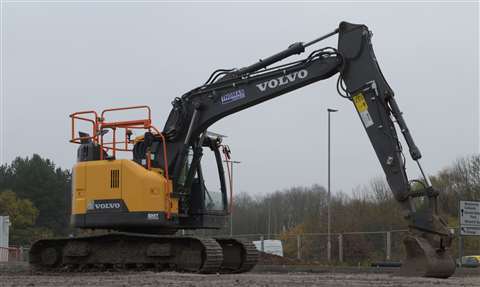 A thomas Plant Hire excavator in action