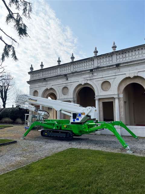 The Palazzani TSJ 35.1 spider lift