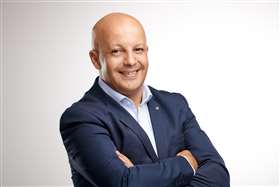 Rizqui Kariouch, Acces Industrie, FR_low_res