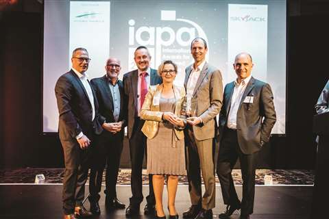 Drinks and awards205