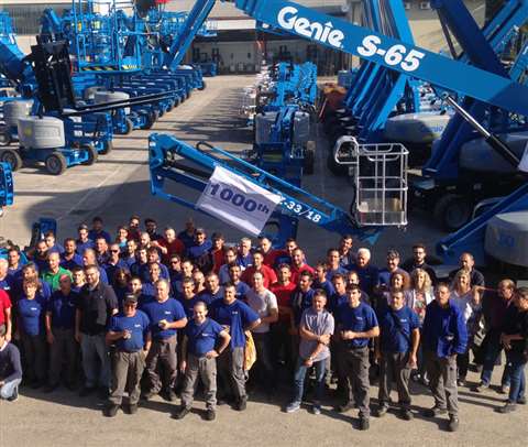 Celebrating the 1000th Genie Z-33/18 with the Umbertide production team that built it.