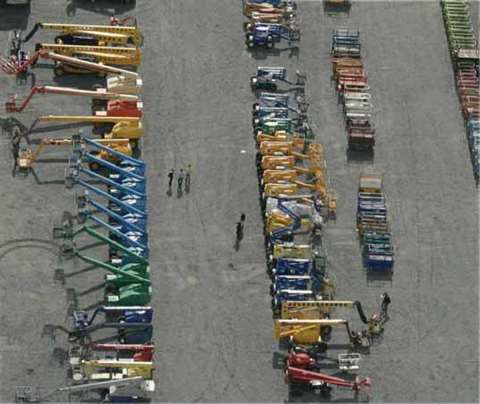 Physical auctions give bidders the opportunity to “kick the tyres” of access equipment. Pictured is 