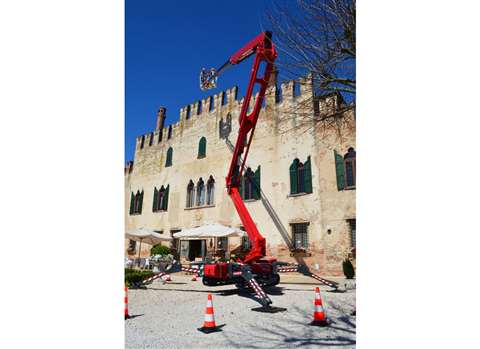 Hinowa will launch the LightLift 26.14 tracked platform at Intermat.