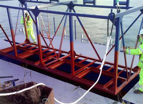 Xylem built a temporary pumping station on a pontoon in Essex